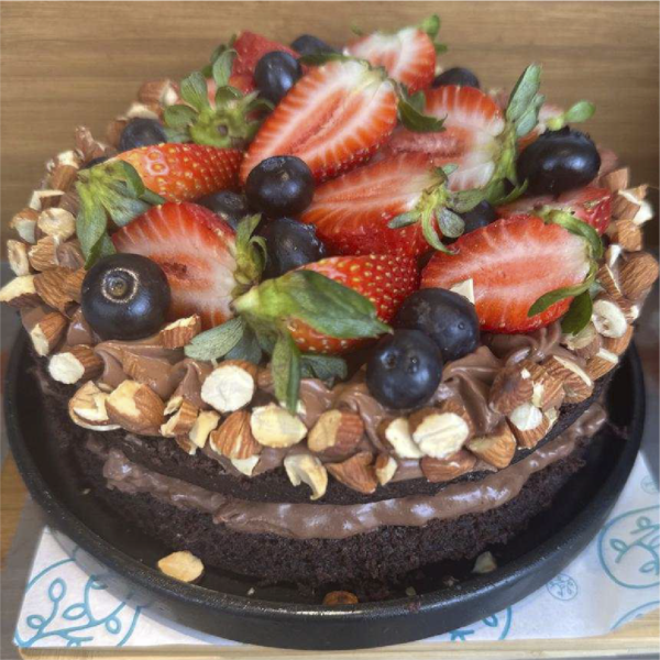 Torta Vegana de Chocolate y Frutos Rojos